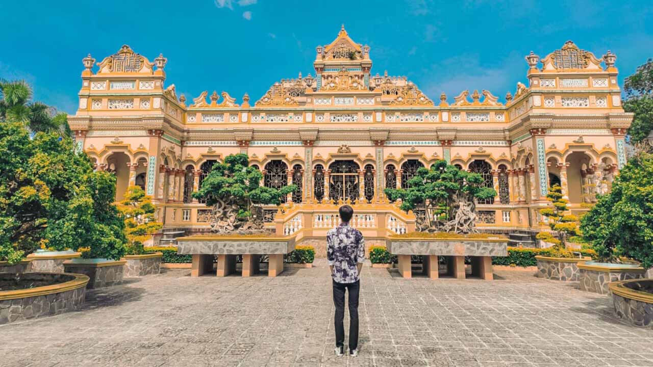 Vinh Trang Pagoda in My Tho, Tien Giang